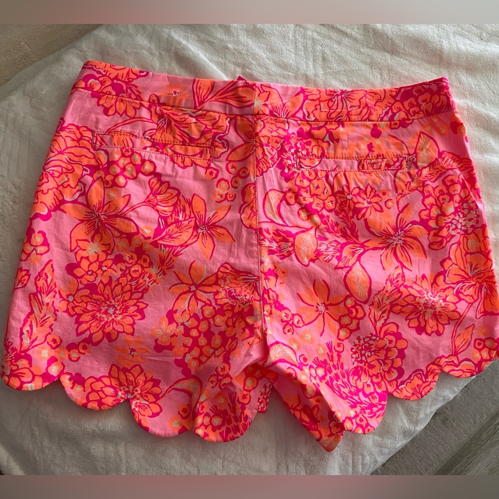 Lilly Pulitzer Pink & Orange Floral Scalloped Hem Shorts - Picture 2 of 3